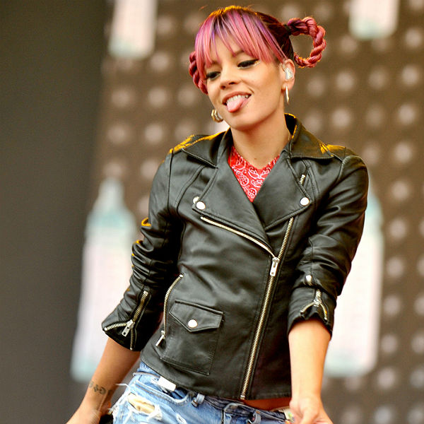 8 exclusive photos of Lily Allen at V Festival